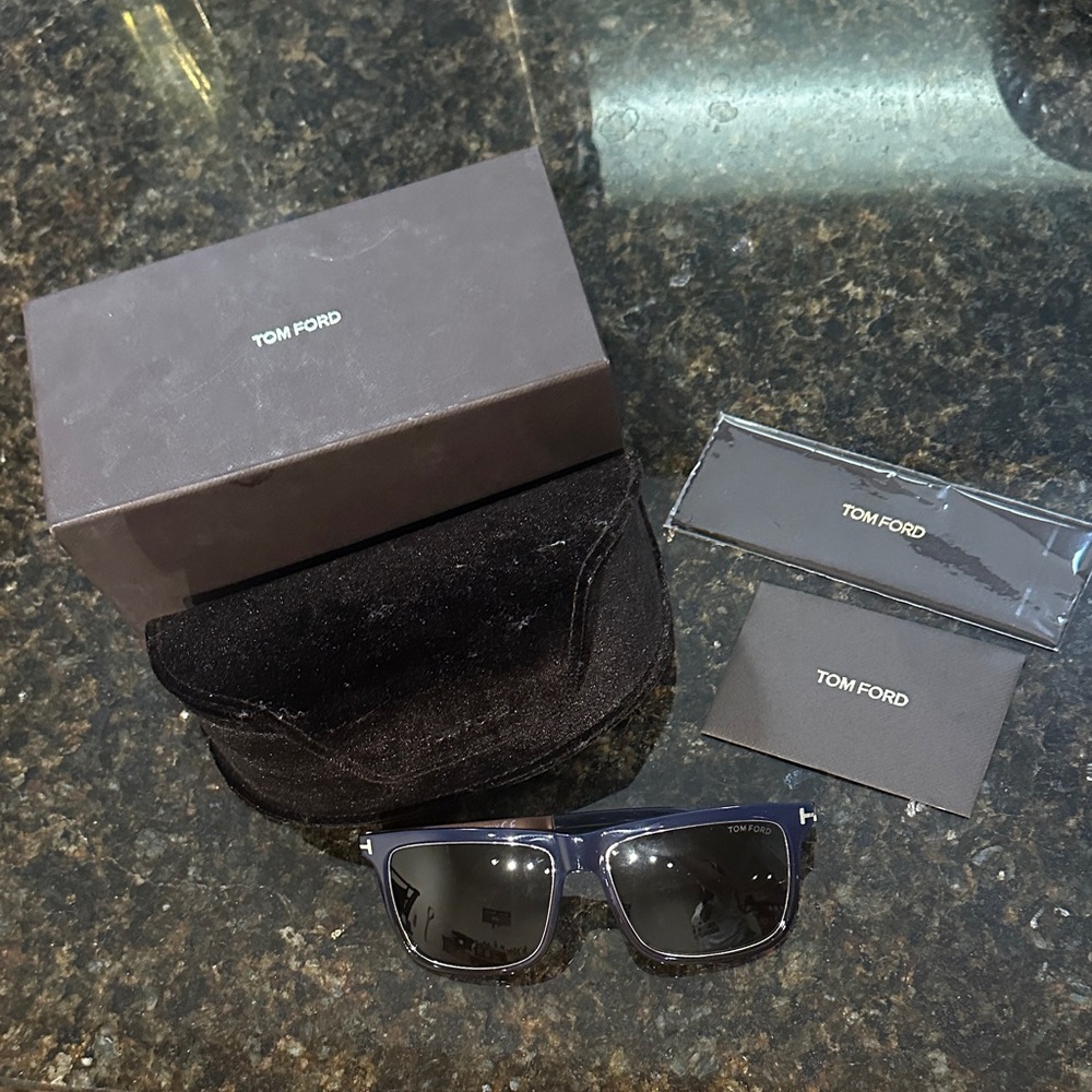 Tom Ford Karlie TF392 Sunglasses with Case - Like New